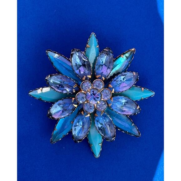 Vintage Blue Rhinestone Flower Brooch – Aurora Borealis Crystal Statement Pin - Picture 1 of 4